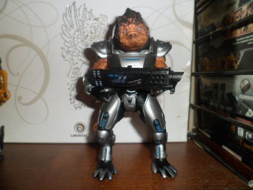 Mass Effect 3 - Grunt Action Figure - обзор